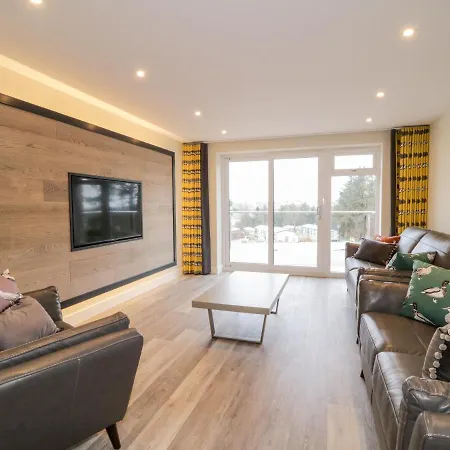 Woodside 2 * بنريث
